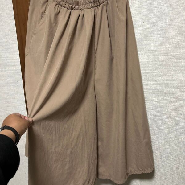 Lですが、LLくらいの方もはけます。ゴム紐付き ロングスカートのようなパンツです。 ウエストゴム ワイドパンツ ボトムス