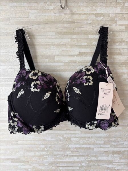 「E85」トリンプ フロラーレ トルコキキョウの花 ブラジャー