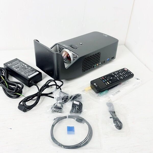 LG PF1000UG 超単焦点LEDプロジェクター