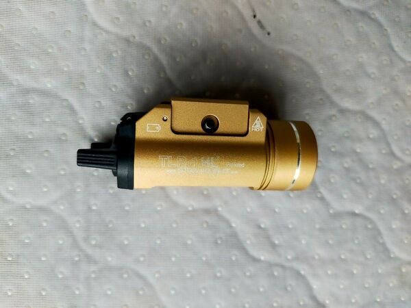 ウェポンライト TLR-1 HL 20 mm レール 対応 1000ルーメン
