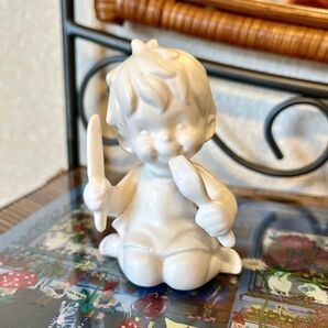 陶器製置物 ナイフとフォークの男の子