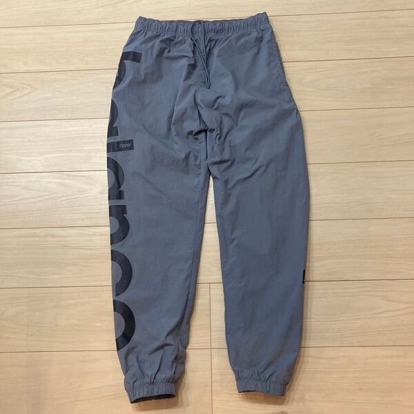 new balance ナイロンパンツ Lサイズ グレー