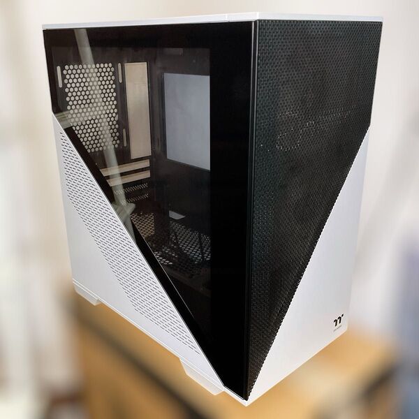 Thermaltake Divider 170 TG ARGB Snow PCケース