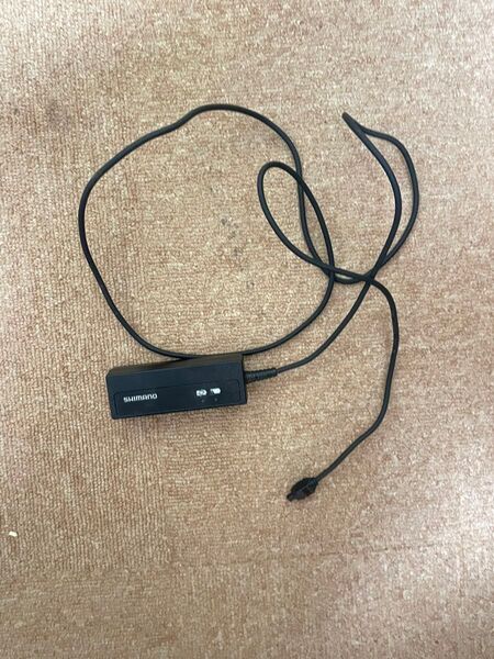 di2 バッテリー 充電器
