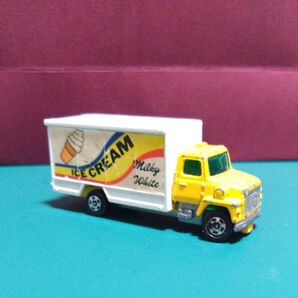 トミカ ミニカー 日本製 フォードトラック