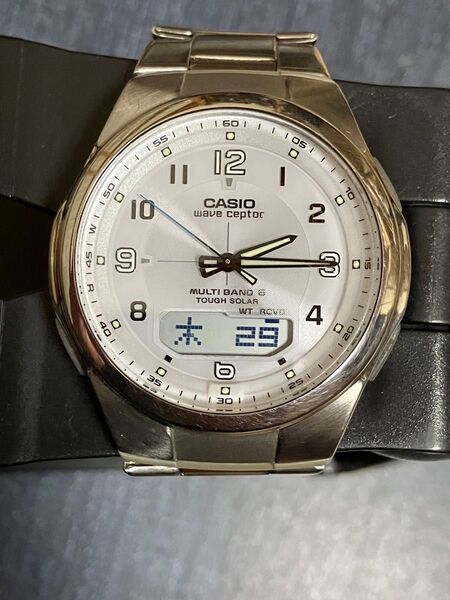 美品 CASIO カシオ wave ceptor ウェーブセプター WVA-M600D-7AJF ホワイト文字盤 電波タフソーラー