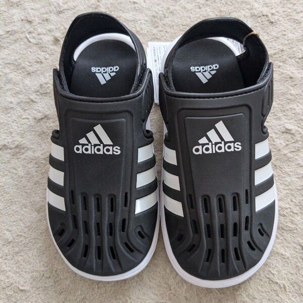 新品 adidas キッズサンダル 水陸両用 19㎝