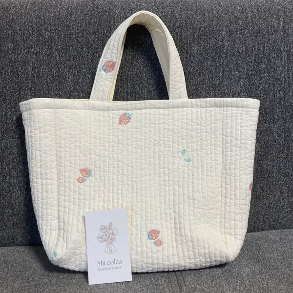 ハンドメイド 生成り イチゴ ストロベリー 無地 ヌビバッグ ヌビ生地 イブル 刺繍 トートバッグ
