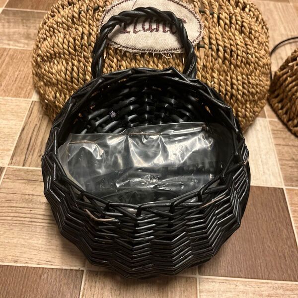 天然素材の丸型バスケット ブラック