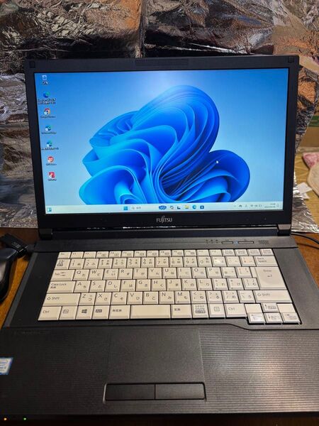LIFEBOOK A579 8世代i5 メモリー8G SSD256 15.6/Win11&Office2021付き