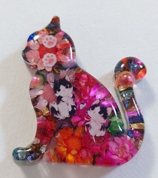 猫ちゃんかわいいレジンヘアゴム☆ドライフラワー入り ハチワレ猫 ハチワレ猫アクセサリー かわいいヘアゴム ねこレジン