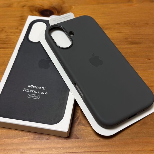 【新品未使用】iPhone16 シリコンケース 純正互換品 clay グレー アップル