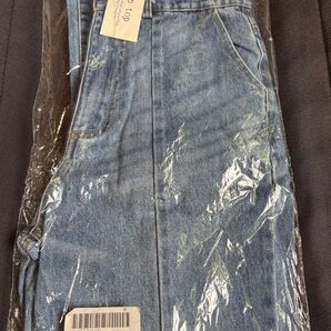 【新品・タグ付き】tiptop フロントスリットフレアデニムパンツ Mサイズ(ブルー)