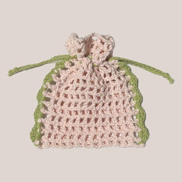 方眼編み 巾着 メッシュ編み ピンク グリーン ハンドメイド 編み物 かぎ針編み