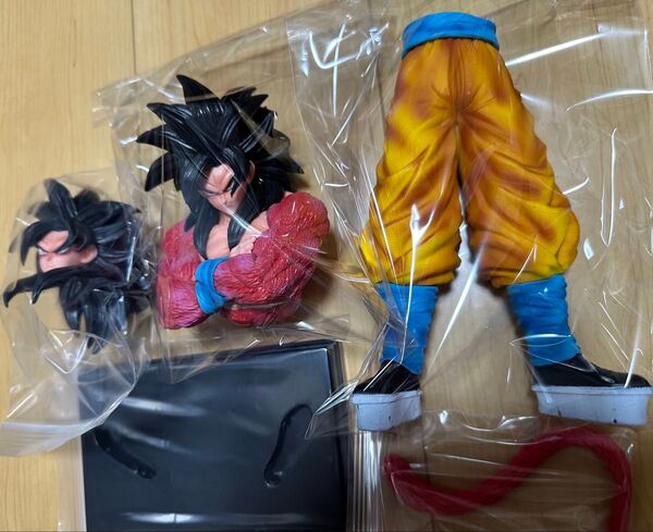 ドラゴンボール 孫悟空 スーパーサイヤ人4 顔変えパーツ付き 新品未使用品。