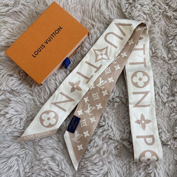 綺麗!LOUIS VUITTON ルイヴィトン モノグラム バンドー ツイリー リボンスカーフ ラッピー ベージュ×アイボリー
