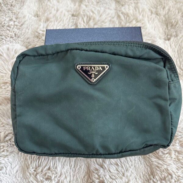 PRADA プラダ ナイロン ポーチ 小物入れ マルチケース 化粧ポーチ モスグリーン 三角メタル