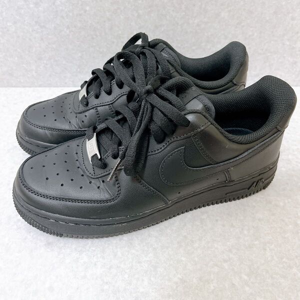 【美品】NIKE エアフォース 1 ブラック スニーカー 24センチ レディース