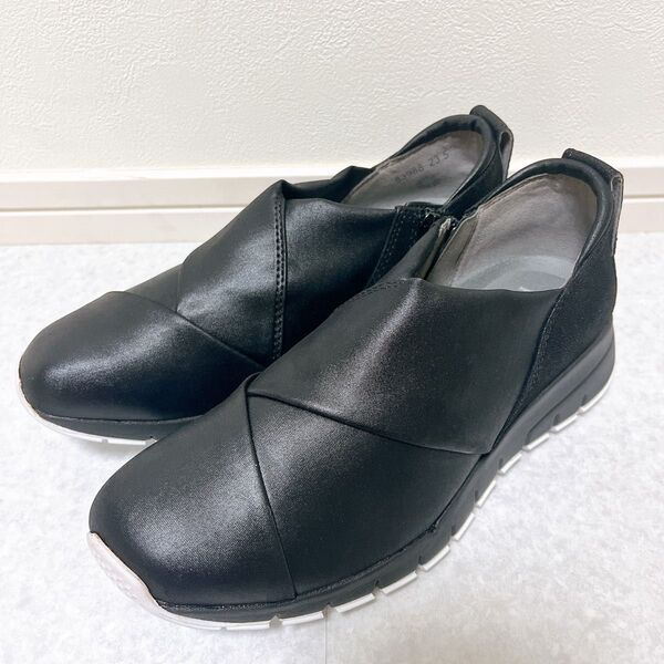 【極美品】fitfit クロスインステップスニーカー 23.5㎝ スリッポン