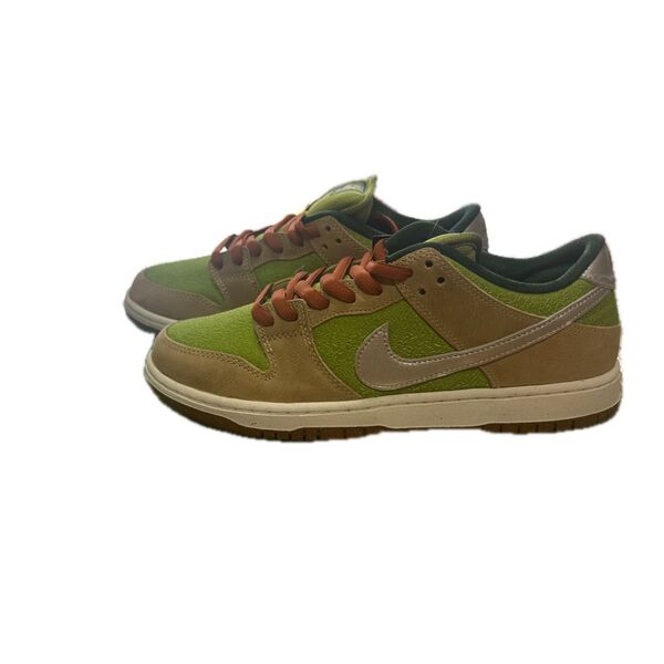 Nike SB Dunk Low Pro "Escargot/Sesame and Pear"