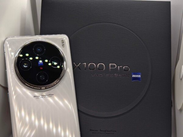 Vivo X100 Pro 12GB/256GB ホワイト バッテリー100% 美品 おまけ付き