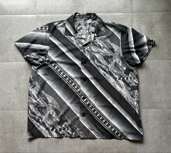 ISSEY MIYAKE MEN イッセイミヤケメン 地層柄マルチストライプ 半袖シャツ デザイン◎