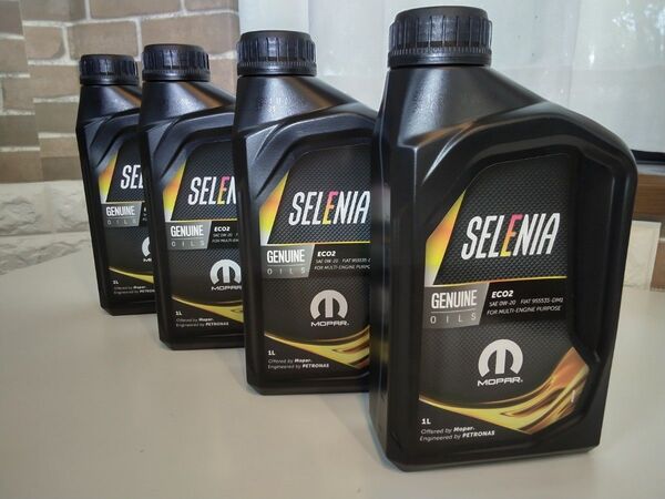 フィアット純正SELENIA ECO2 エンジンオイル 1L 4本セット アバルト アルファロメオ
