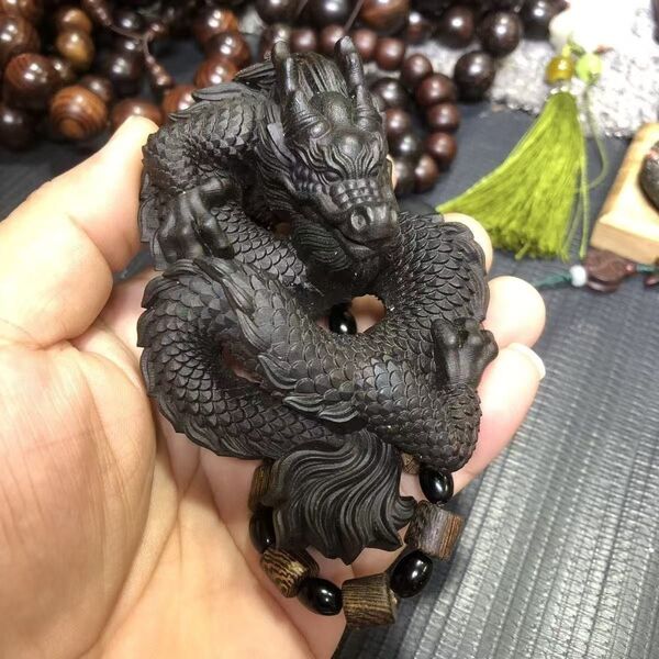 龍 高級木材 細密木彫 一刀彫 リアル繊細彫刻(龍/竜/辰) 置物 飾り 工芸品 高さ9.5cmベトナム産沈香 美品竜
