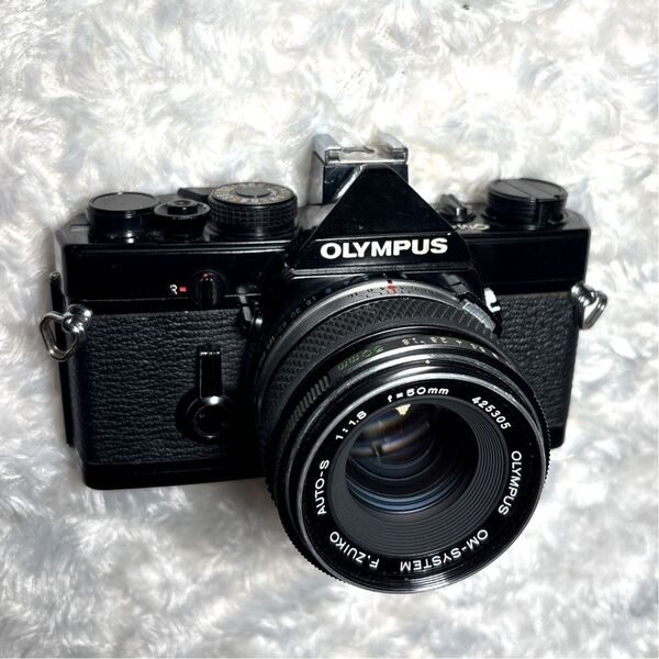OLYMPUS OM-1 一眼レフカメラ 50mmレンズ付き ブラックボディ フィルムカメラ