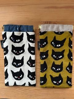 handmade 猫柄★バネ口ポーチ二個セット★メガネケースやペン入れ小物やメイク道具入れに