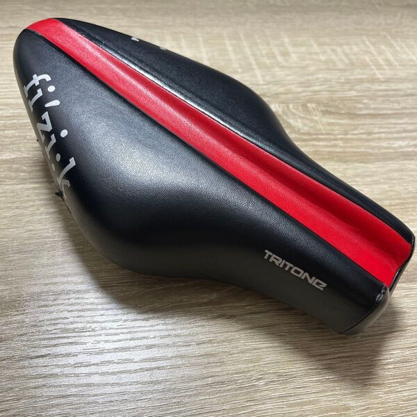 フィジーク fizik tritone サドル TT トライアスロン