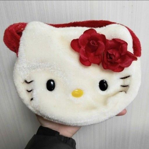 サンリオ公式 ハローキティ フェイスポシェット