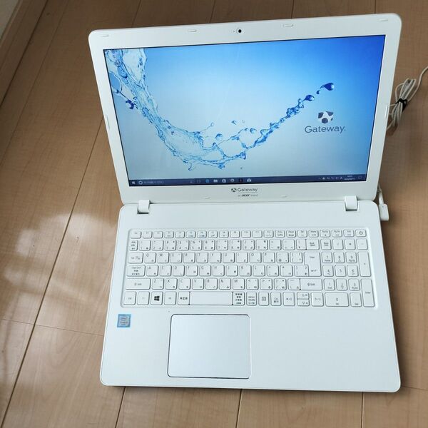 Gateway NE574-N38G/F Corei3-6006U 2.0GHz/メモリ:8GB/HDD:1TBノートパソコン