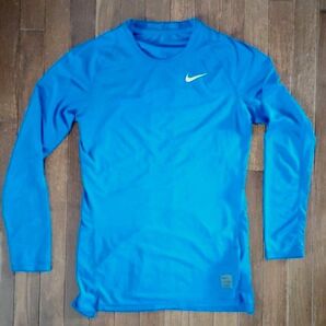 NIKE Tシャツ