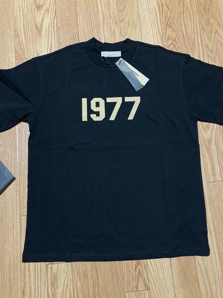 ESSENTIALS 1977 ブラック Tシャツ Mサイズ
