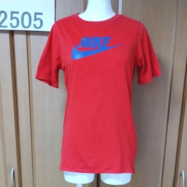 ナイキ半袖TシャツL レッドボディ×ネイビーNIKE&スウォッシュ プリント状態も良好です シンプルデザインがいい!