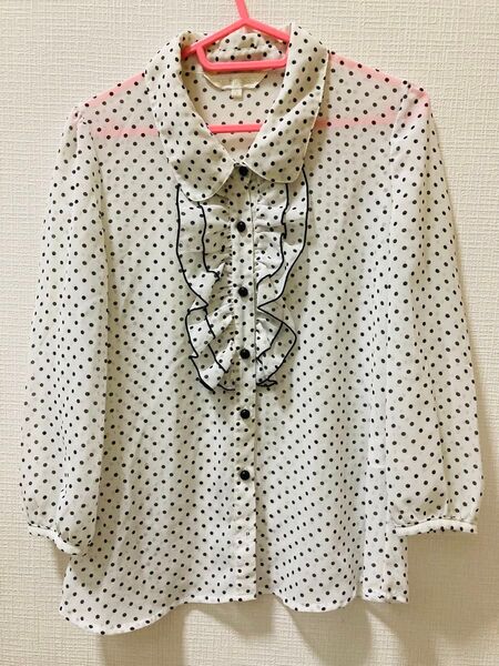 【美品】ドット柄 七分袖ブラウス フリル シースルー モノトーン 白 黒 透け感 シャツ ドット ゆったり