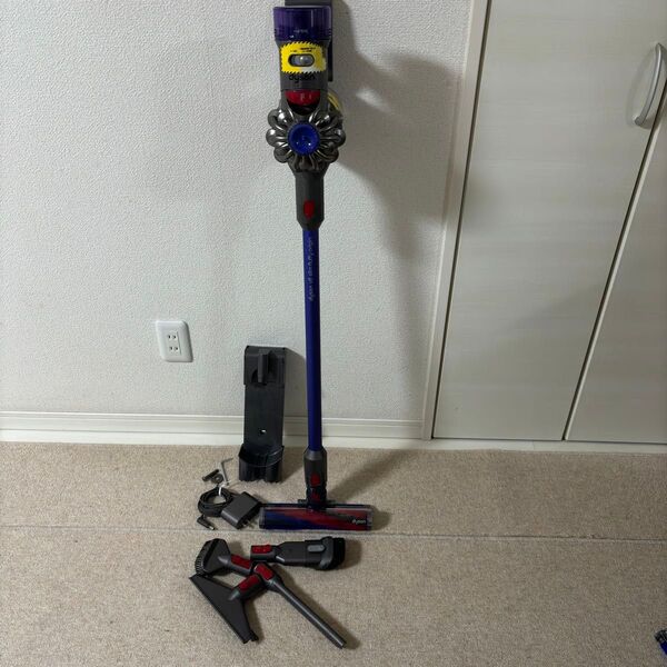 ダイソン Dyson SV10K コードレス掃除機 付属ツール付き