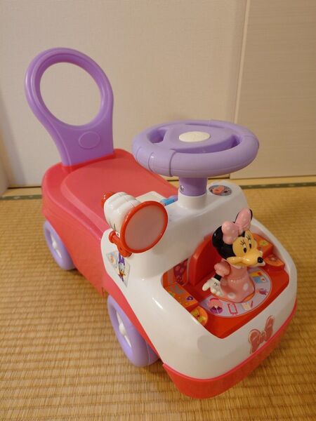 ディズニー ミニーちゃん 手押し車 足蹴り車