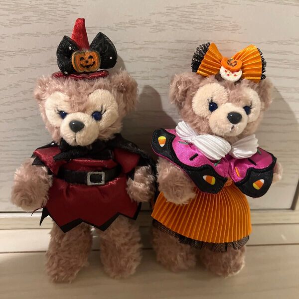 東京ディズニーシー ダッフィーアンドフレンズ シェリーメイ ぬいバ ぬいぐるみバッチ ぬいぐるみバッジ 2体セット ハロウィン