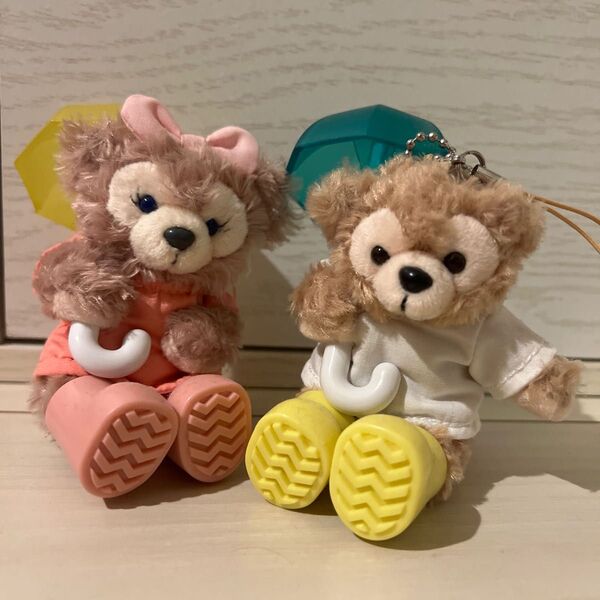 東京ディズニーシー ダッフィーアンドフレンズ ダッフィー シェリーメイ ストラップ ビューティフルレイニーデイズ 2体セット