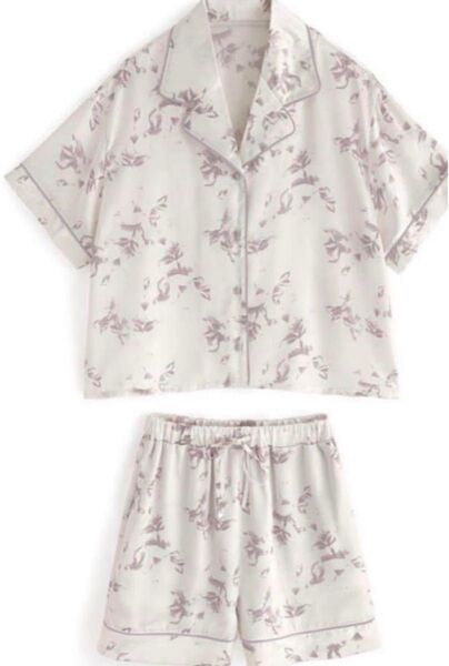 花柄シャツxショートパンツセットアップ