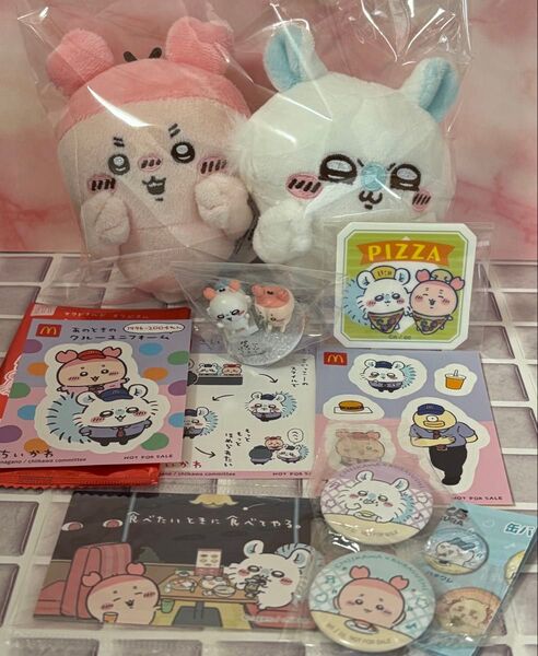 ちいかわ 古本屋モモンガマスコット くら寿司 缶バッジ チョコサプ フィギュア ハッピーセット グミ ラングドシャ ステッカー