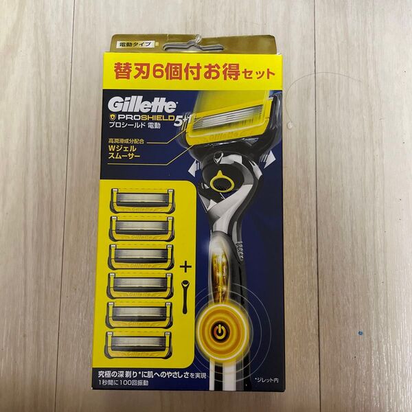 Gillette プロシールド 電動タイプ カミソリ 本体 1コ 替刃 6コ付 うち1コは本体に装着済
