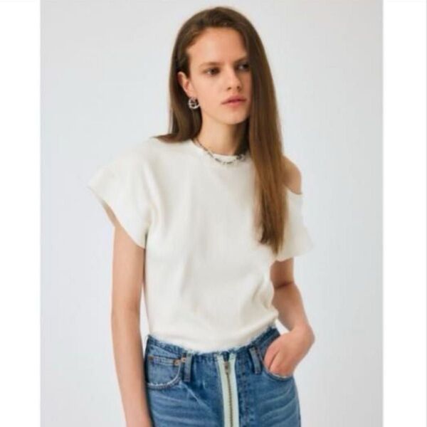 今季【MOUSSY/マウジー】CUT OUT LOOSE Tシャツ