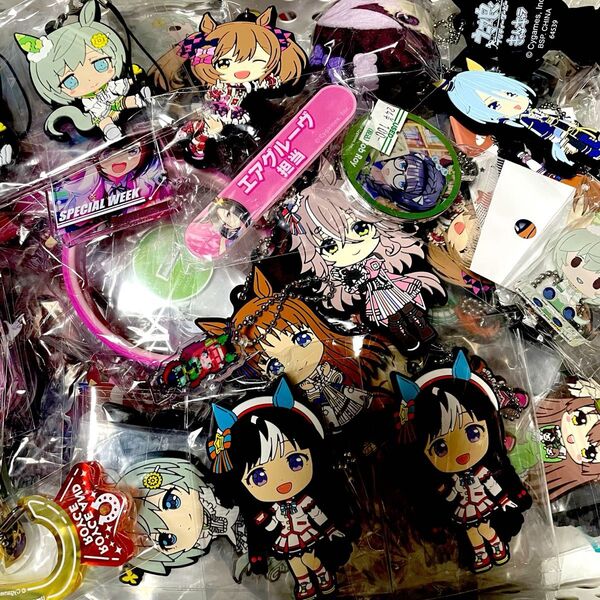 ウマ娘 約100点!! 大量まとめ売り アニメグッズ 缶バッジ アクスタ キーホルダー キャラグッズ