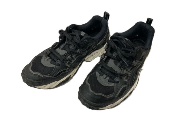 スニーカー ブラック 黒 アシックス asics