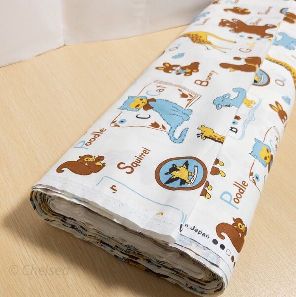 オフホワイト 110×40cm ケイファブリック レトロ 動物柄 綿100% 生地白/ 日本製 くま キリン 猫 うさぎ プードル