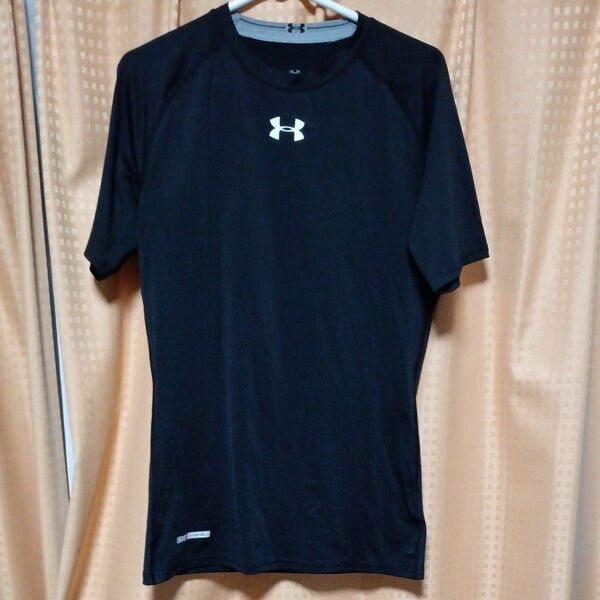 アンダーアーマー 半袖Tシャツ 黒 XL サイズ ぴったりタイプ クーポンでお得にどうぞ