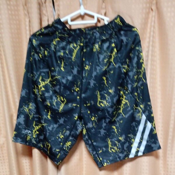 メンズ ハーフパンツ 黒×黄色 M サイズ クーポンでお得にどうぞ
